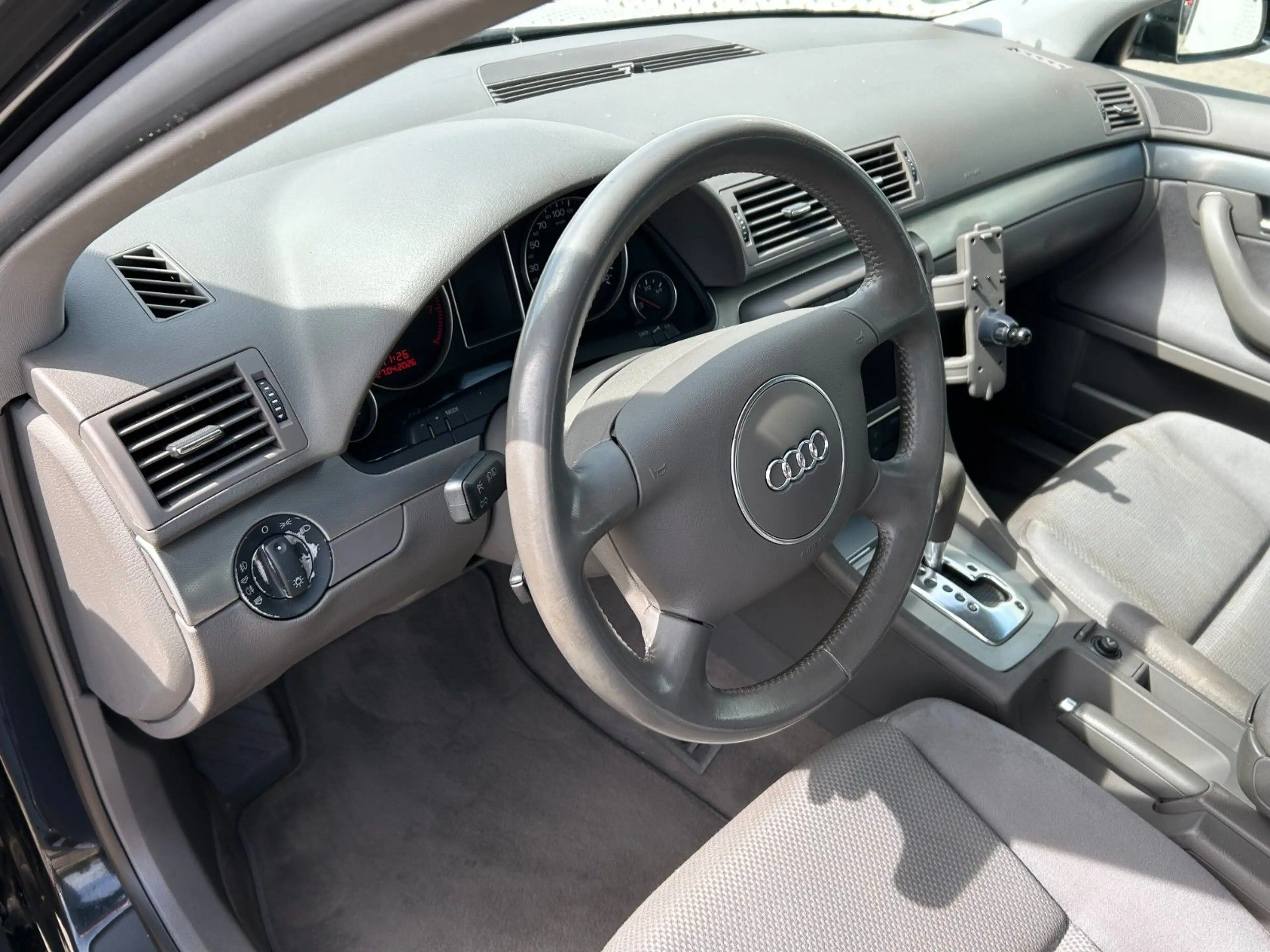 Audi A4 2.4 multitronic Avant Xenon PDC Navi — photo 15