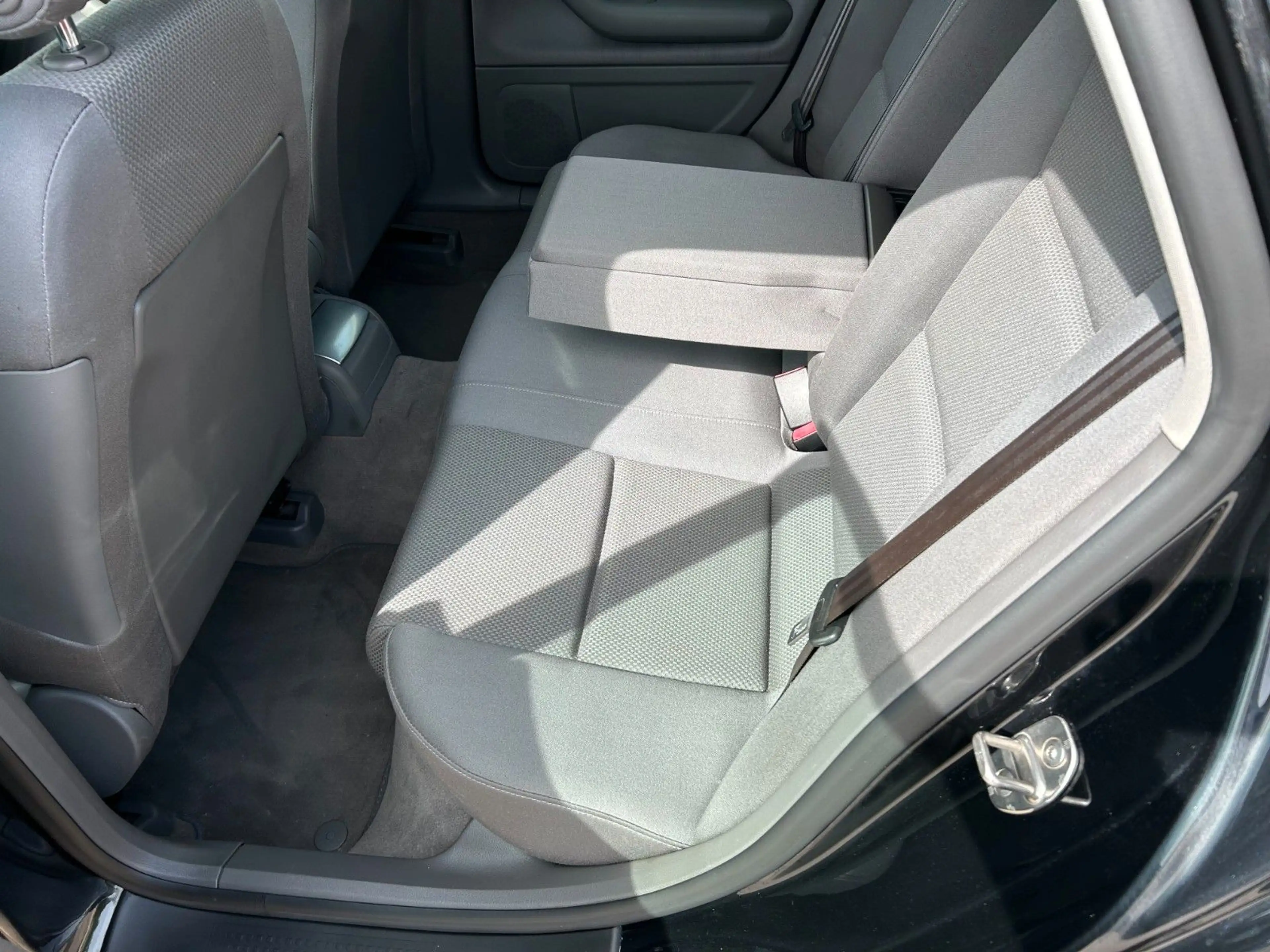 Audi A4 2.4 multitronic Avant Xenon PDC Navi — photo 12