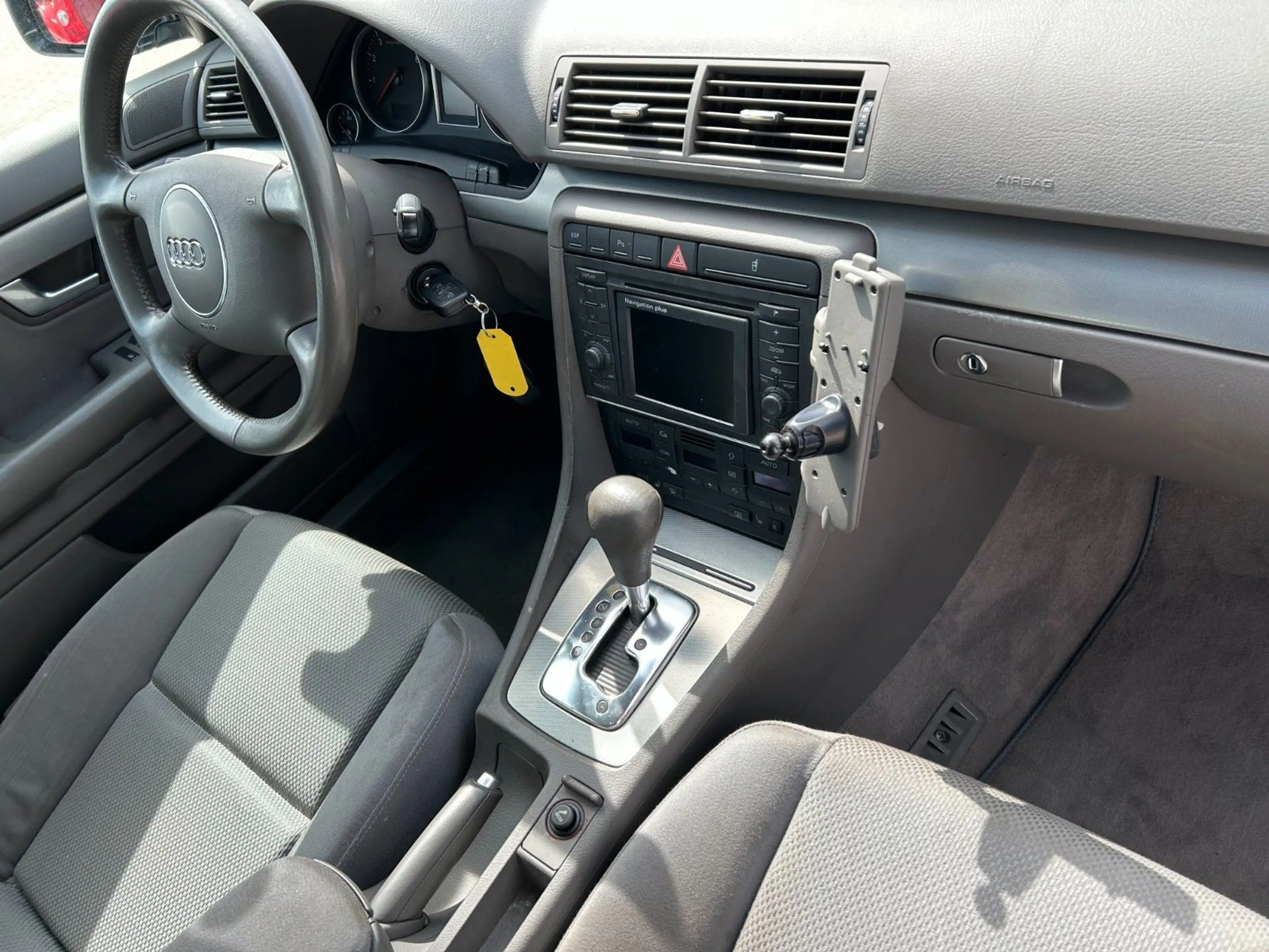 Audi A4 2.4 multitronic Avant Xenon PDC Navi — photo 10