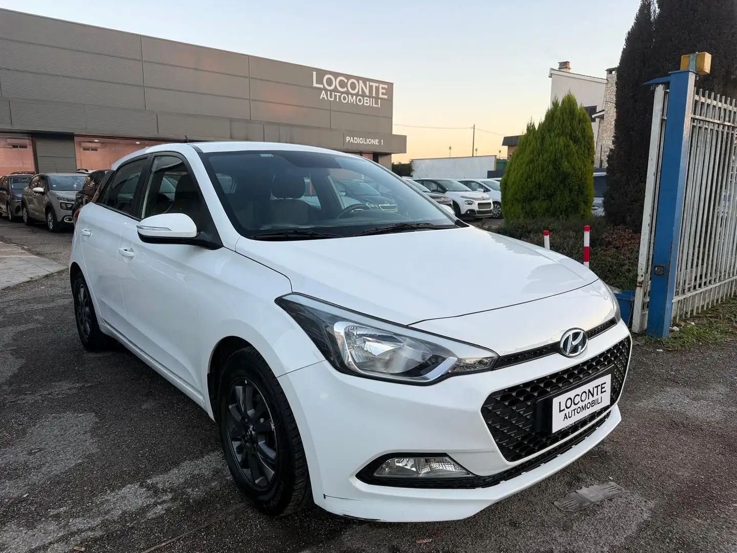 Hyundai i20 i20 II 5p 1.2 Blackline 84cv Bianco - 1