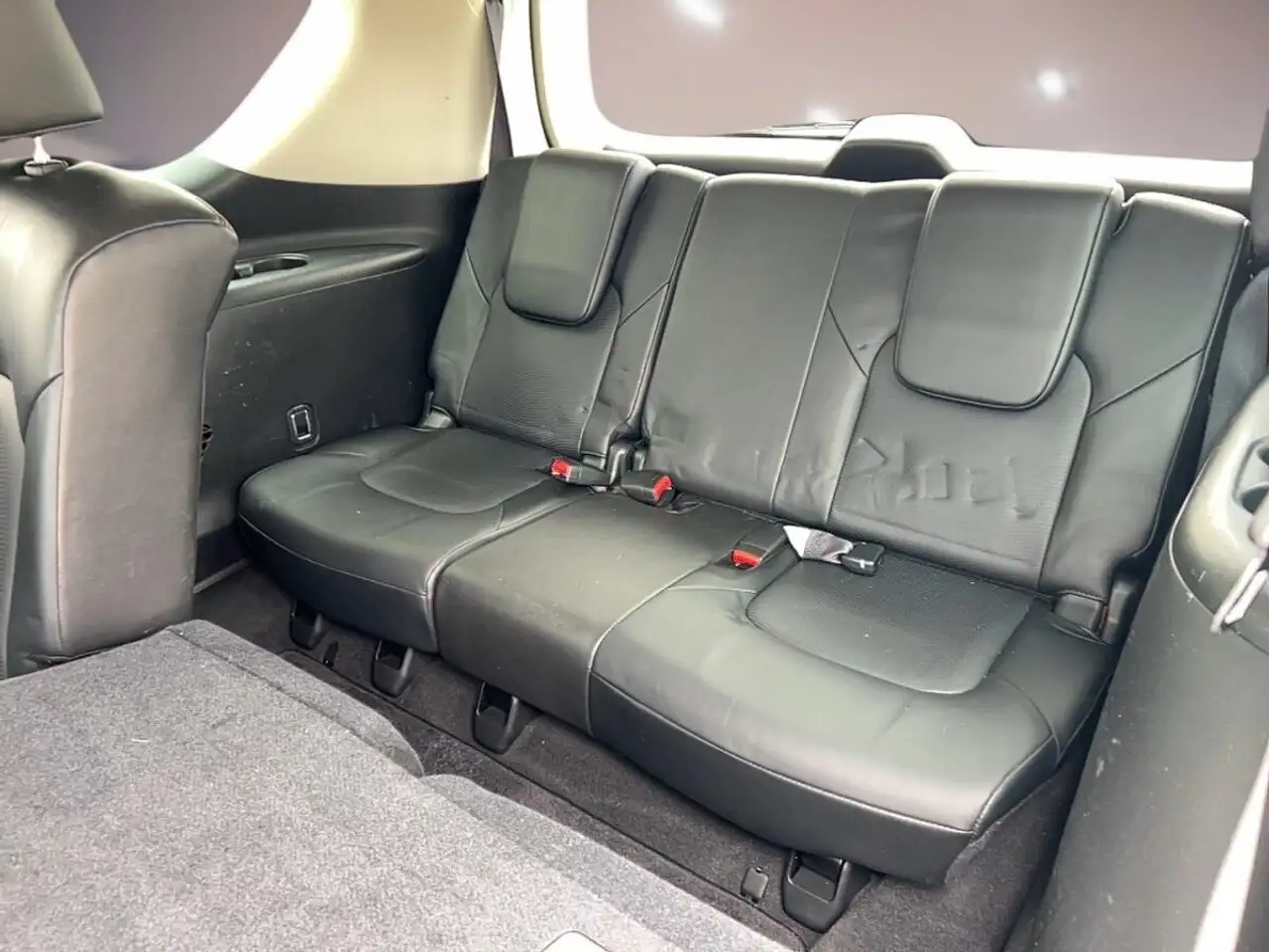Nissan Armada снимка Nissan Armada