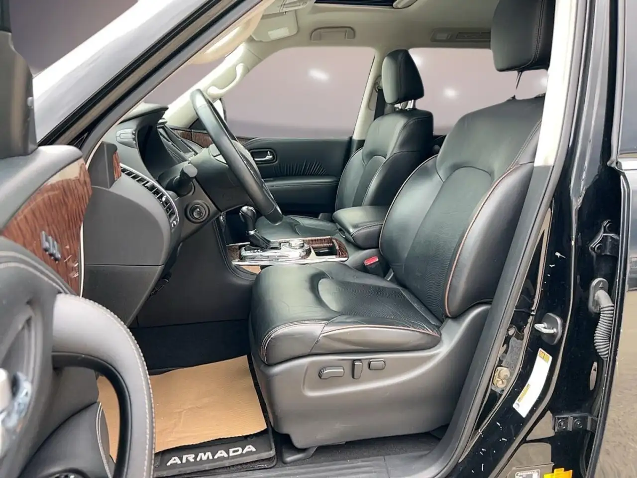 Nissan Armada снимка Nissan Armada