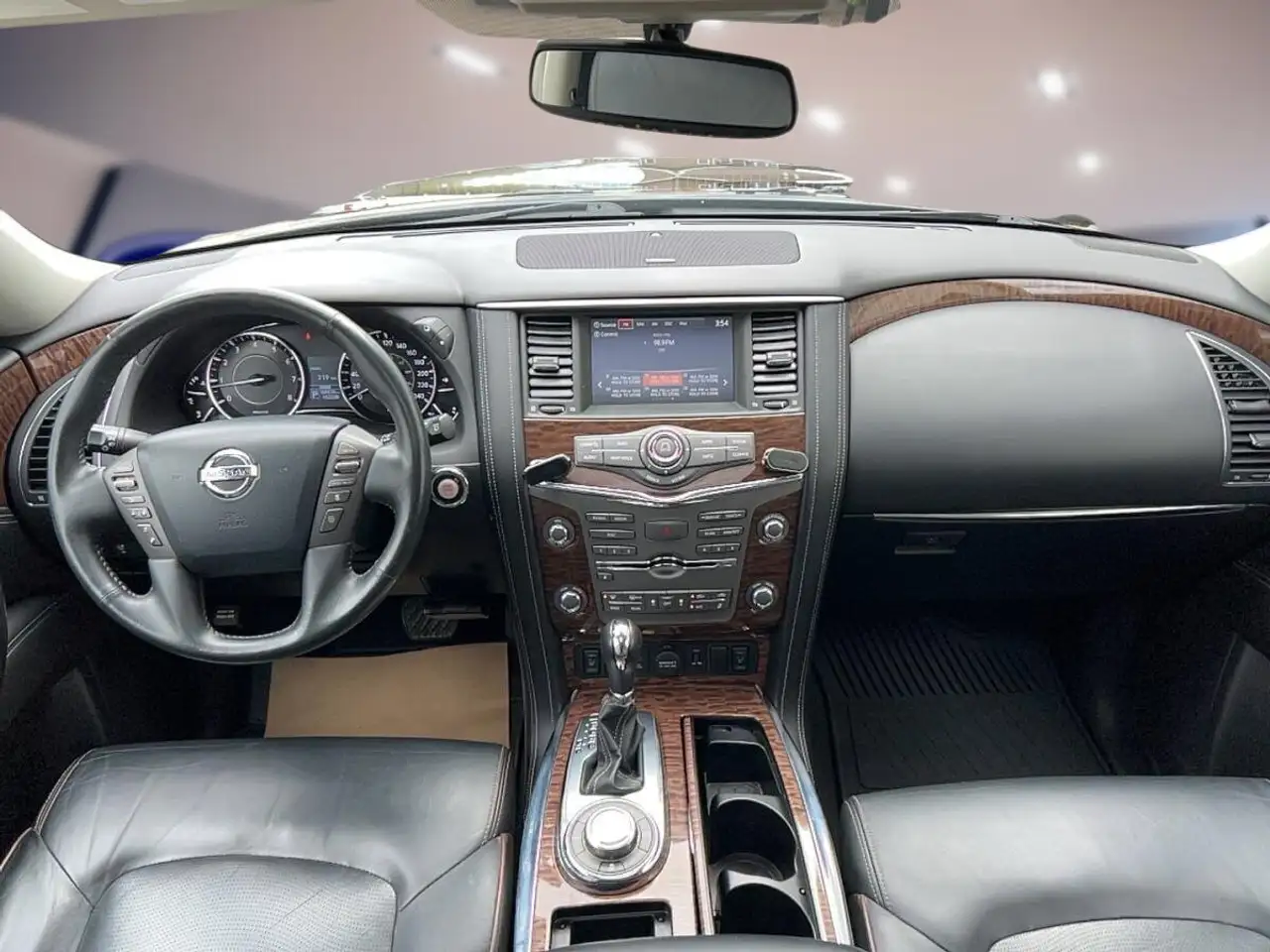 Nissan Armada снимка Nissan Armada