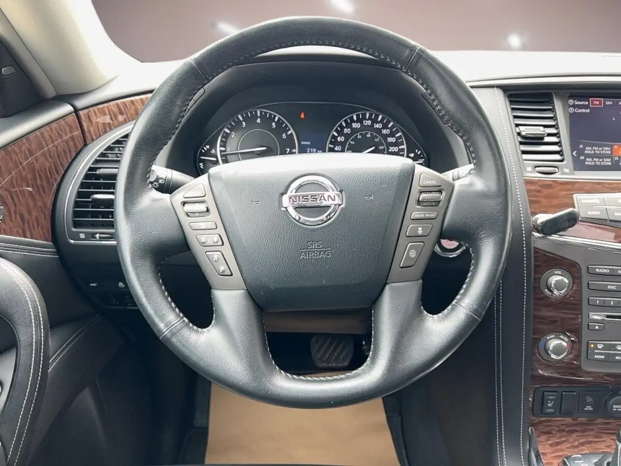 Nissan Armada снимка Nissan Armada