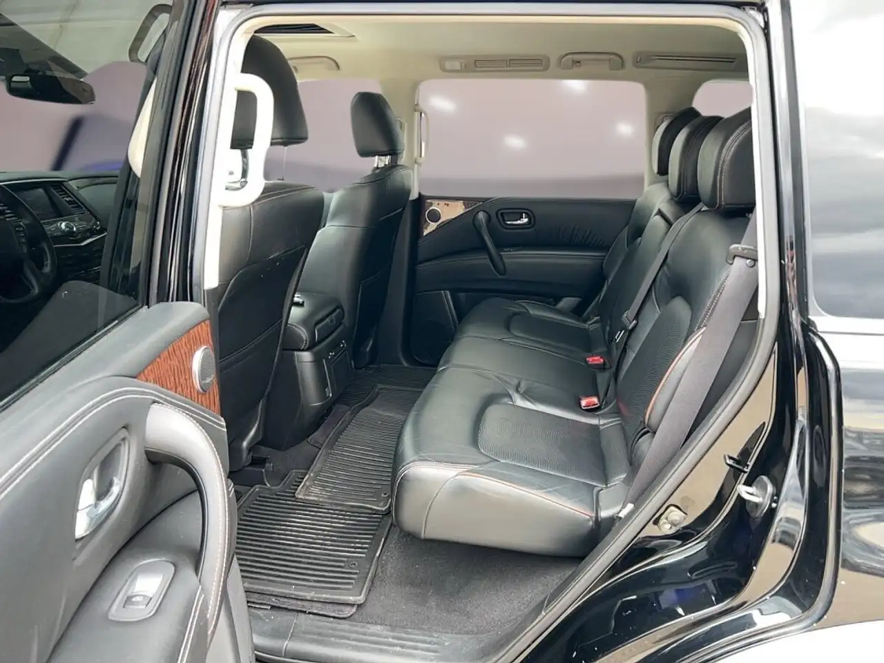 Nissan Armada снимка Nissan Armada