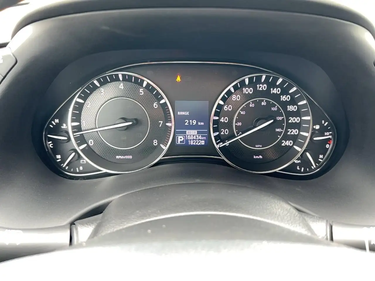 Nissan Armada снимка Nissan Armada