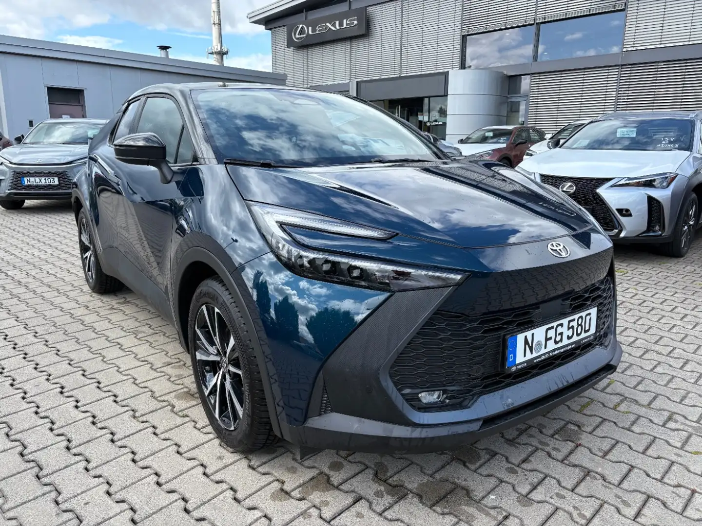 Toyota C-HR 2.0 Plug-in Hybrid Team D LED, Kamera, Navi Blau - 2