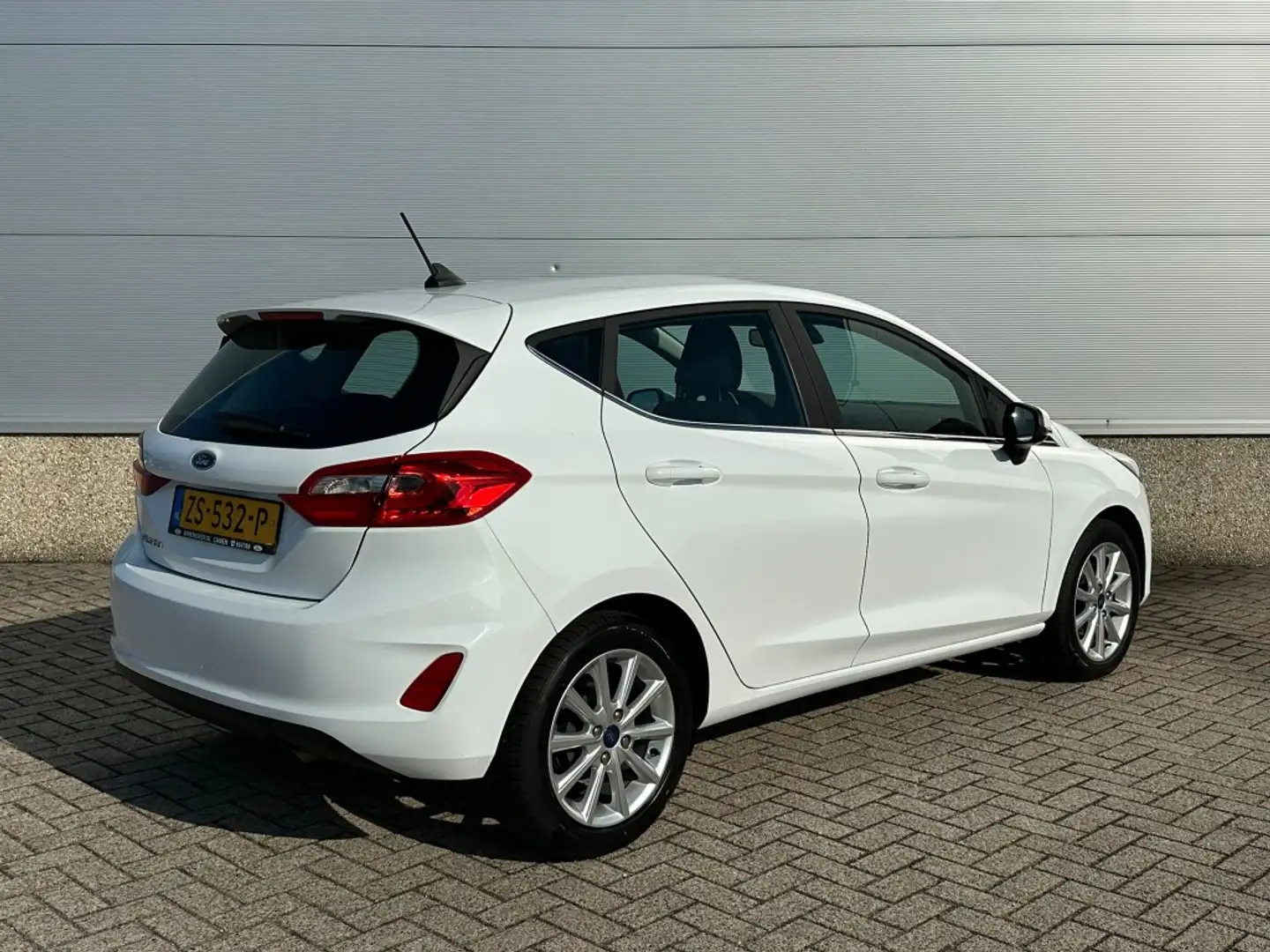 Ford Fiesta 1.0 EcoB. Titanium Blanc - 2