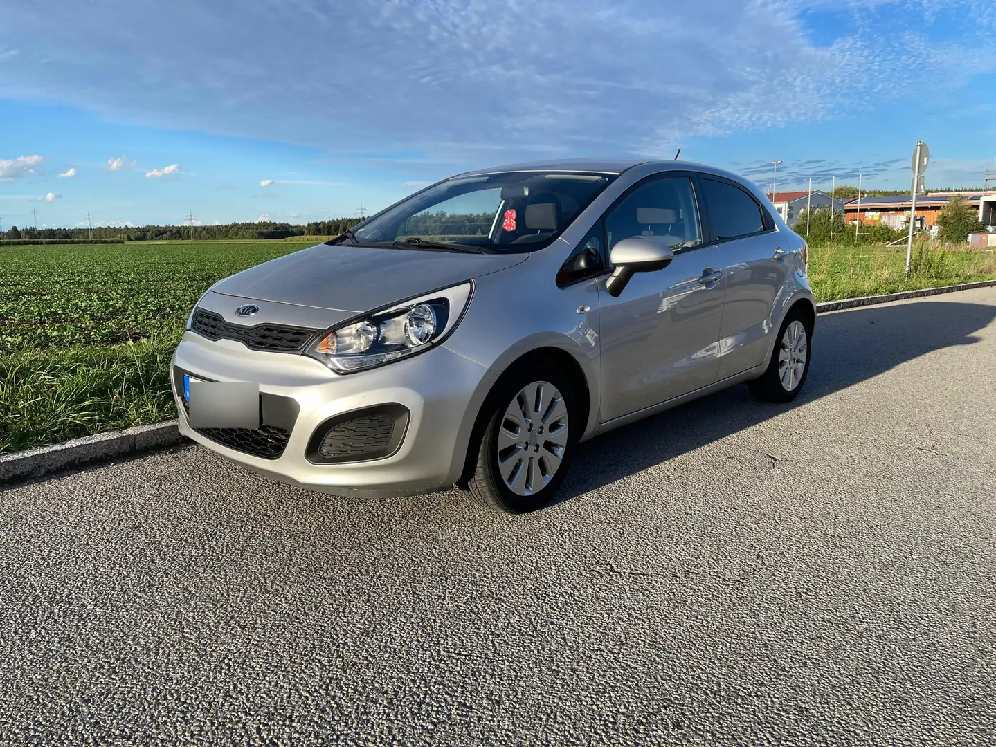 Kia Rio Rio 1.4 Edition 7 Silber - 2