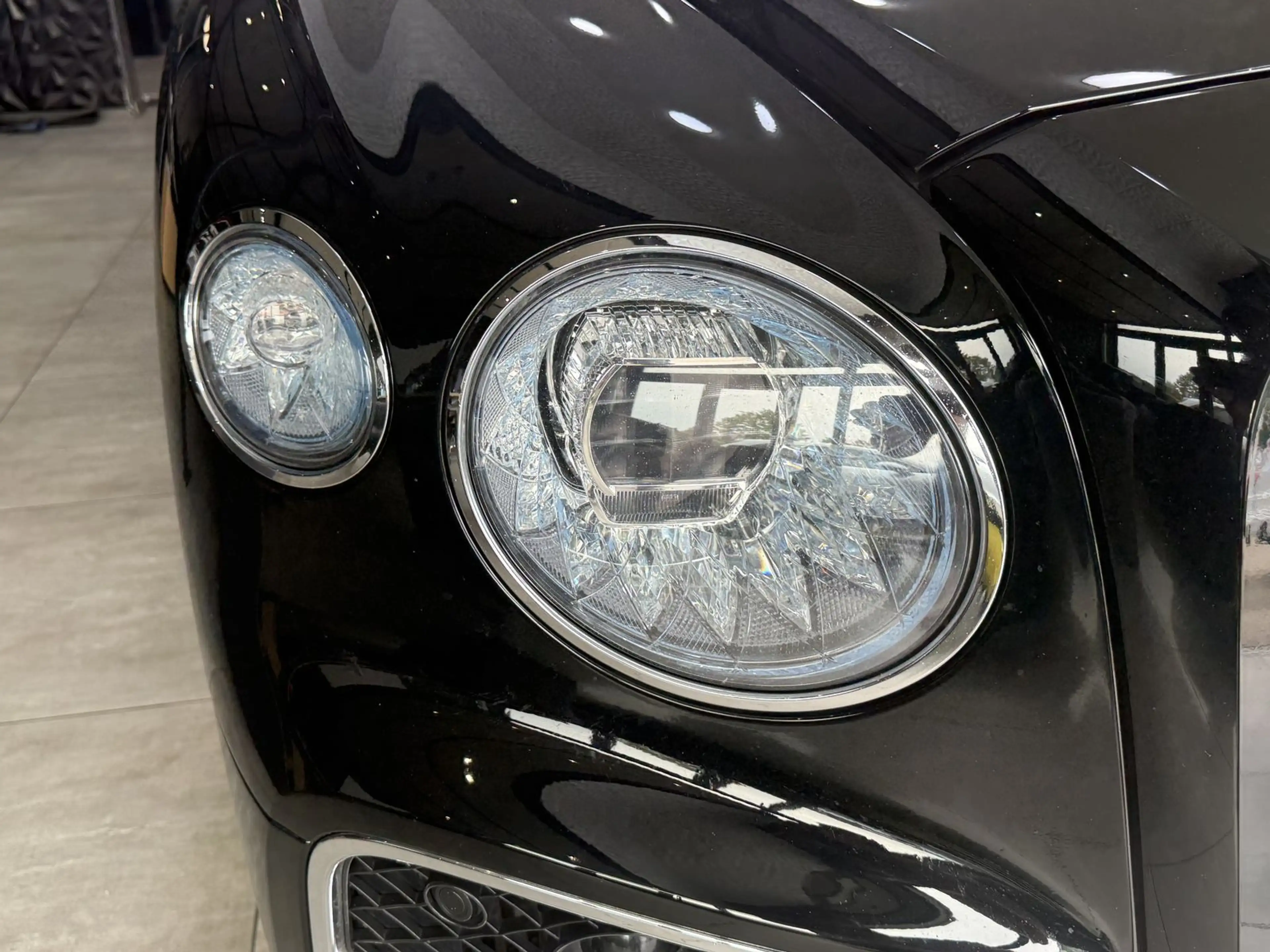 Bentley Flying Spur FIRST EDITION*FULL* — photo 6