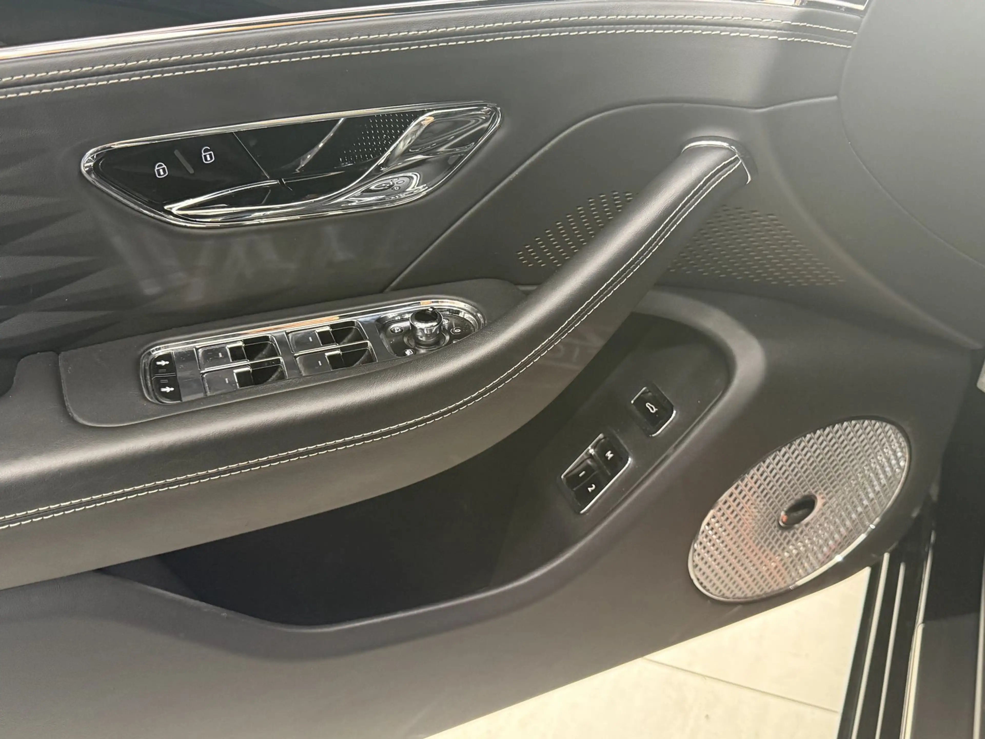 Bentley Flying Spur FIRST EDITION*FULL* — photo 10