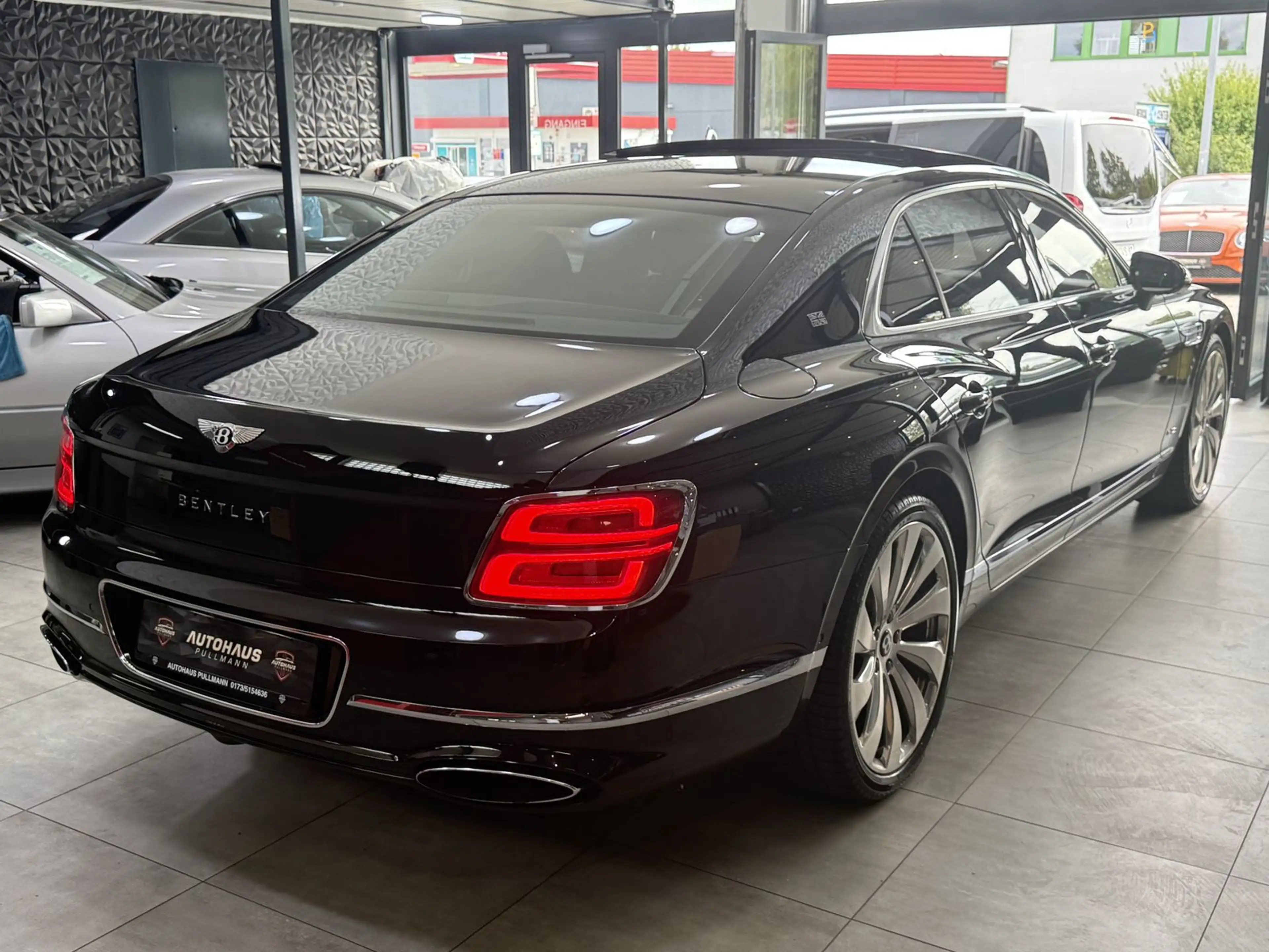 Bentley Flying Spur FIRST EDITION*FULL* — photo 4