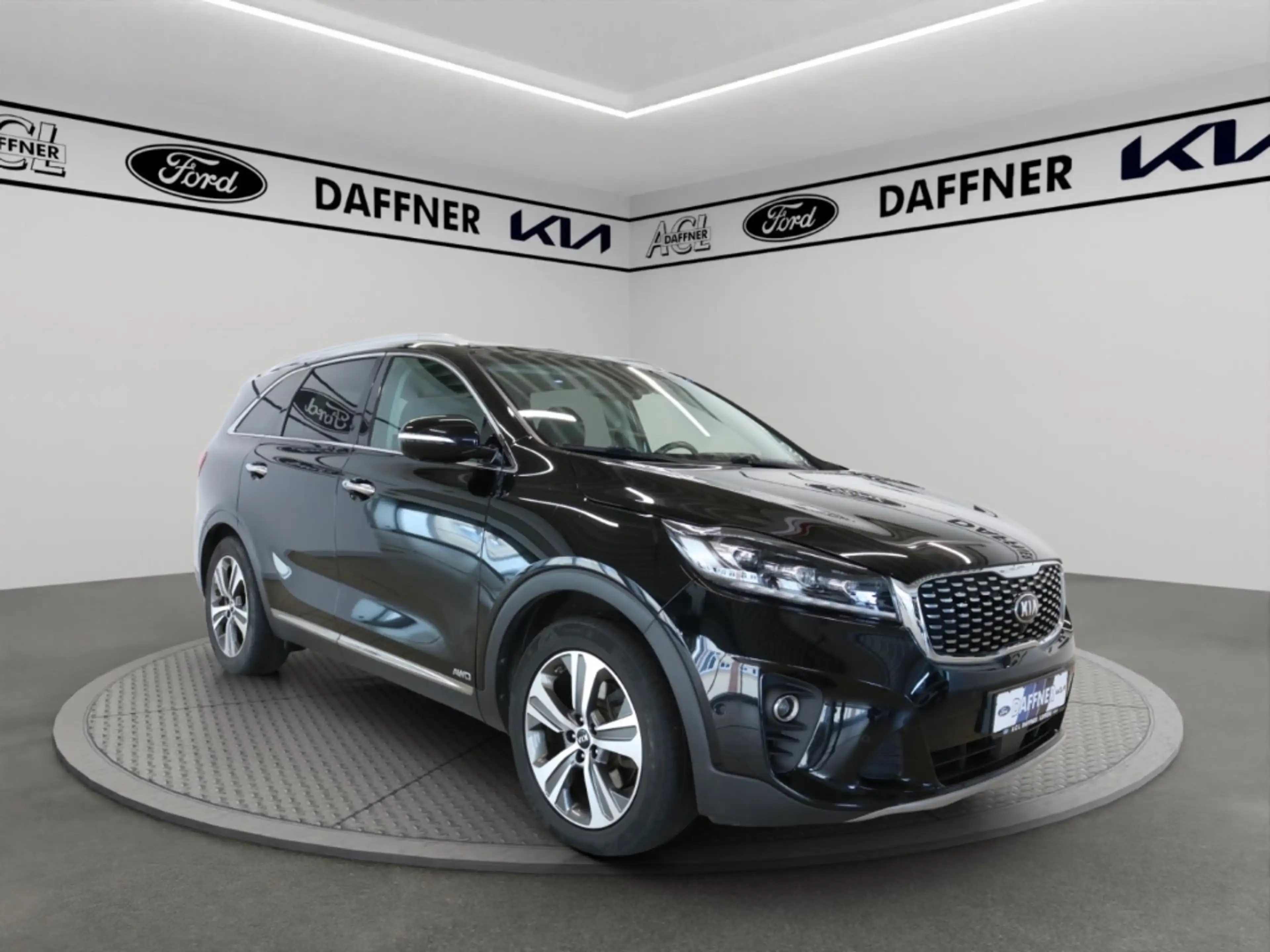 Kia Sorento Platinum Edition 4WD HUD PANO 360 Kamera — photo 3