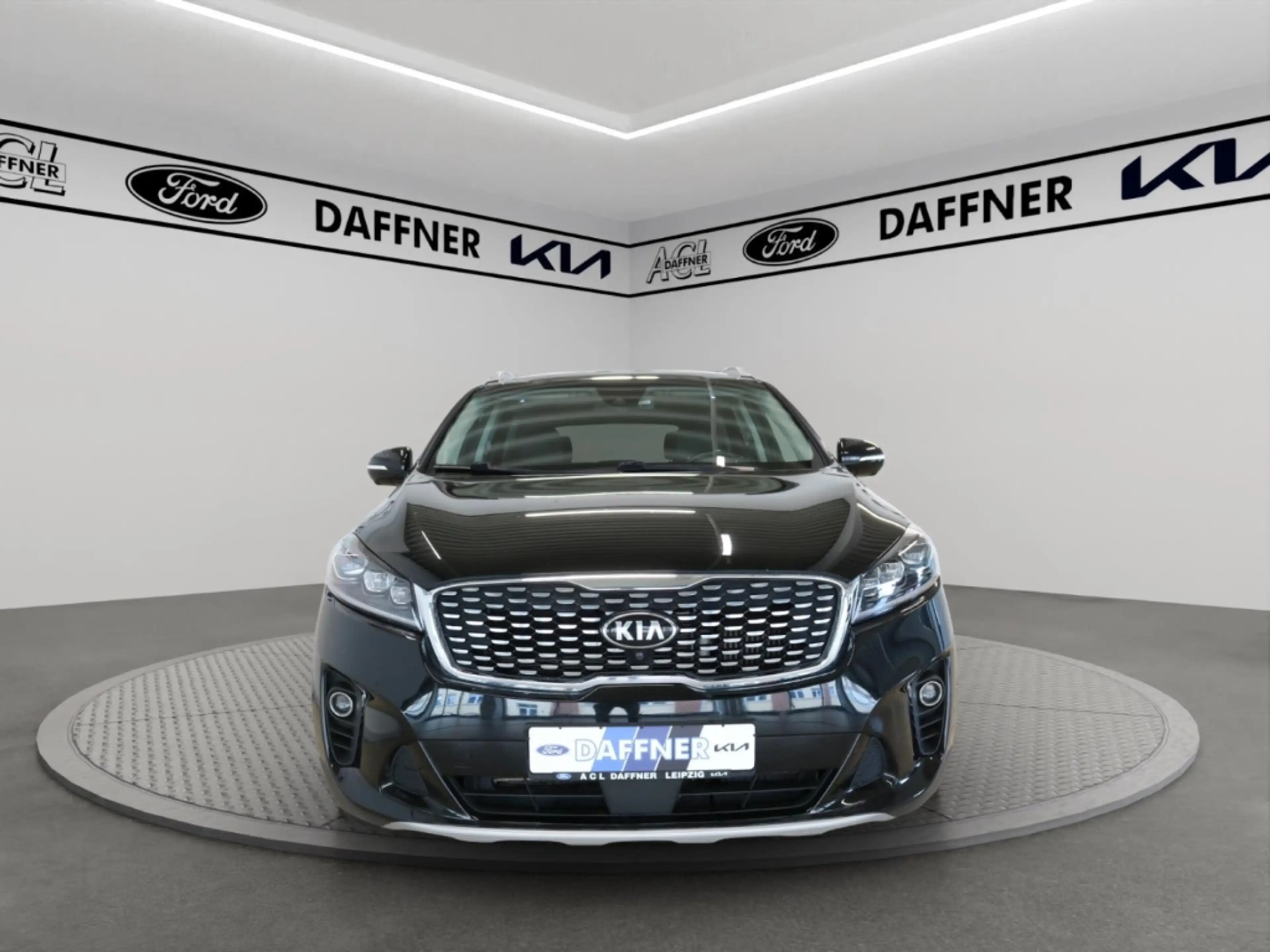 Kia Sorento Platinum Edition 4WD HUD PANO 360 Kamera — photo 12