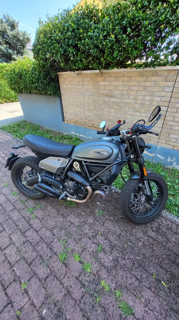 Ducati Scrambler Nightshift Negro - 1