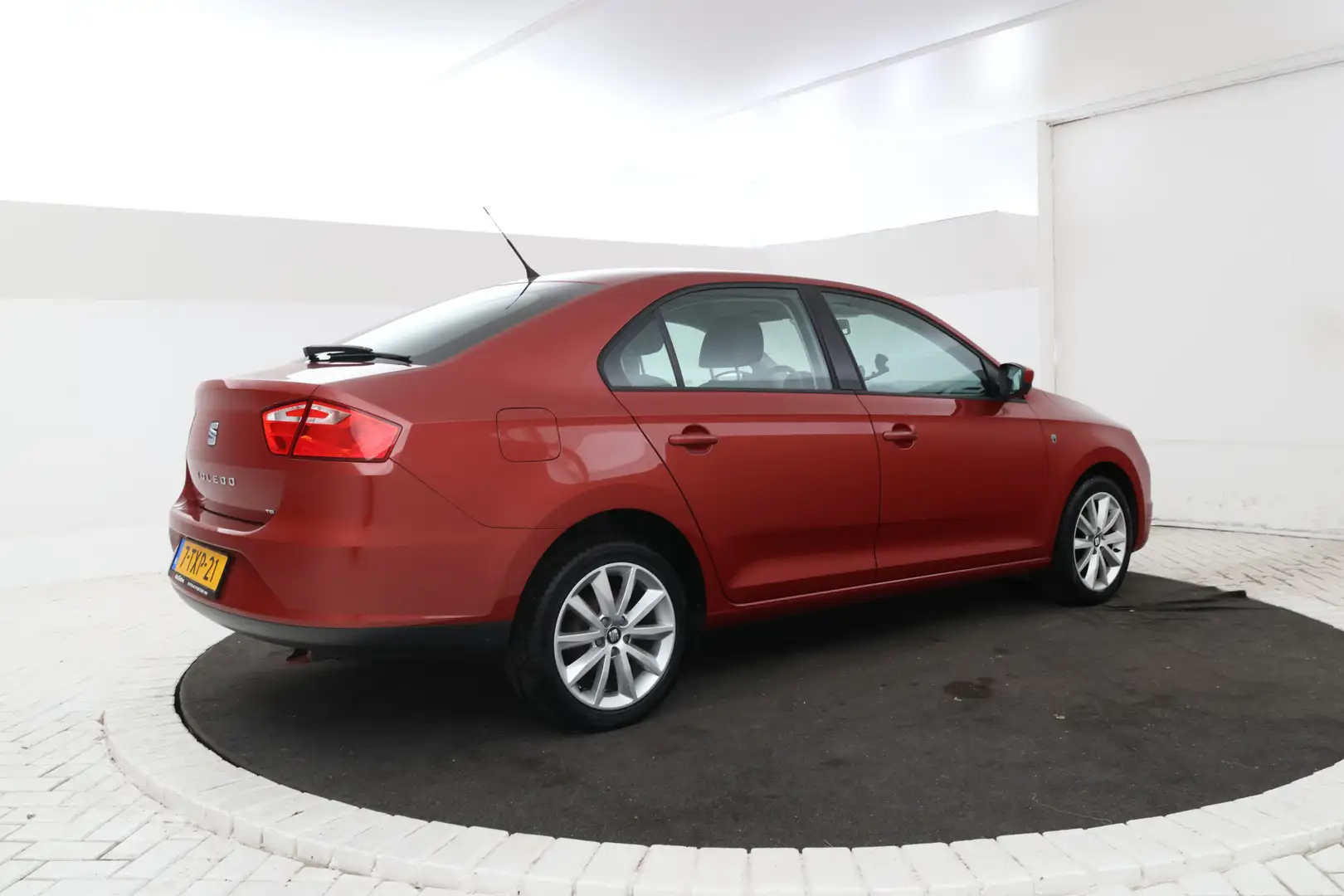 SEAT Toledo 1.2 TSI Enjoy Cruise, Airco, LMV Rot - 2