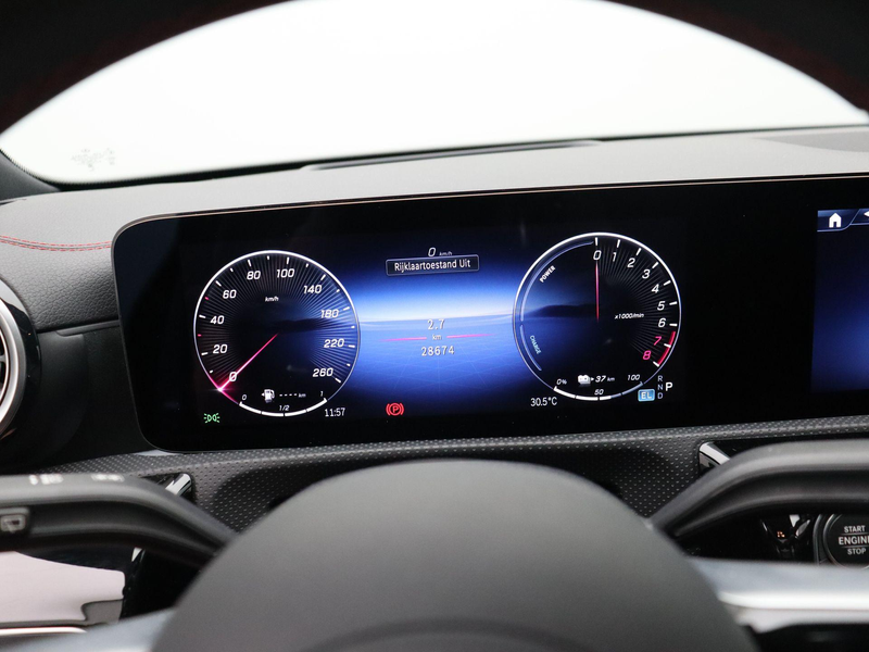 Mercedes-Benz CLA 250 e AMG Line Shooting Brake + MULTIBEAM LED + PANORA — photo 15