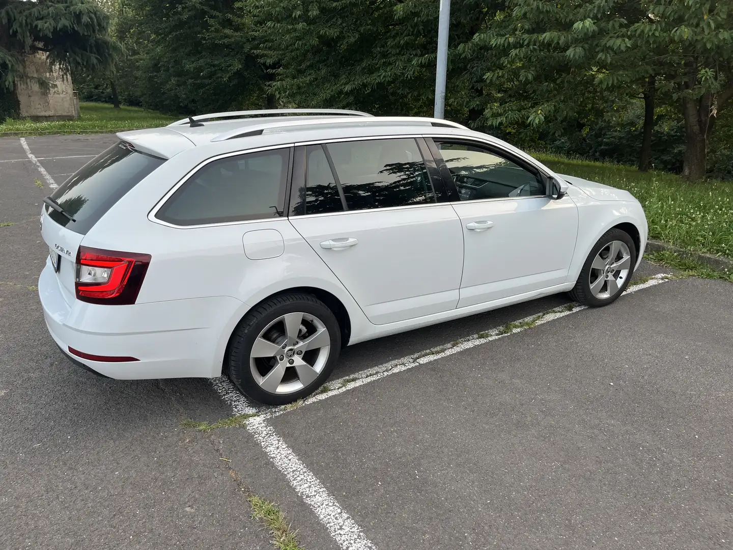 Skoda Octavia Octavia III 2017 WagonWagon 1.6 tdi Style dsg Bianco - 2