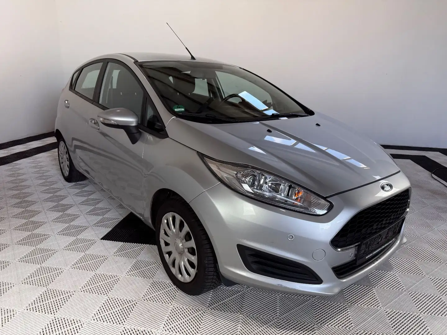 Ford Fiesta 1,0 59kW Trend°Klima°1 Hand°205 Grau - 2