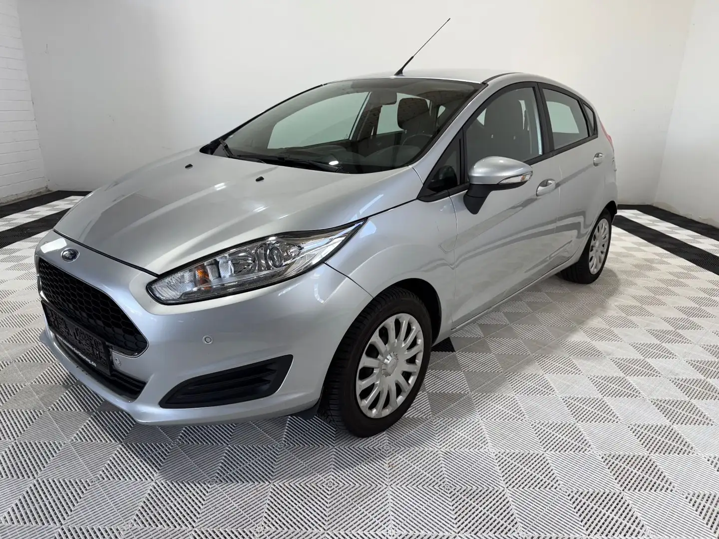Ford Fiesta 1,0 59kW Trend°Klima°1 Hand°205 Grau - 1