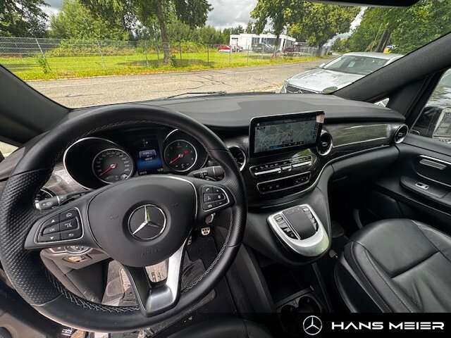 Mercedes-Benz V 220