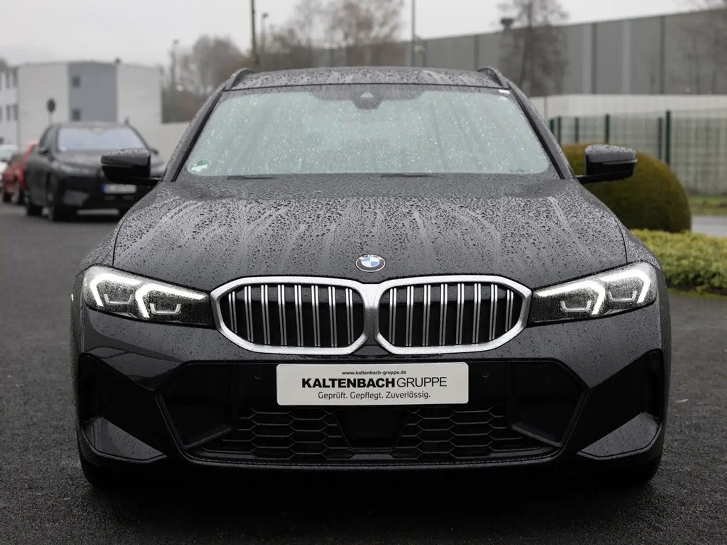 BMW 318 i Touring M-Sport FACEL. LED ACC NAVI SHZ Schwarz - 2