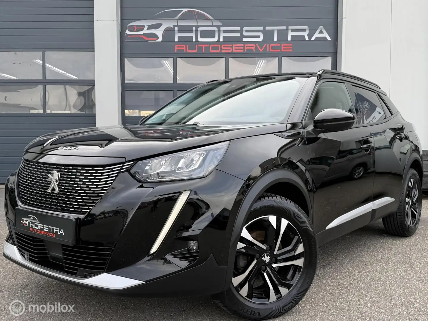 Peugeot 2008 1.2 PureTech Allure Pack Camera Carplay Trekhk Noir - 1