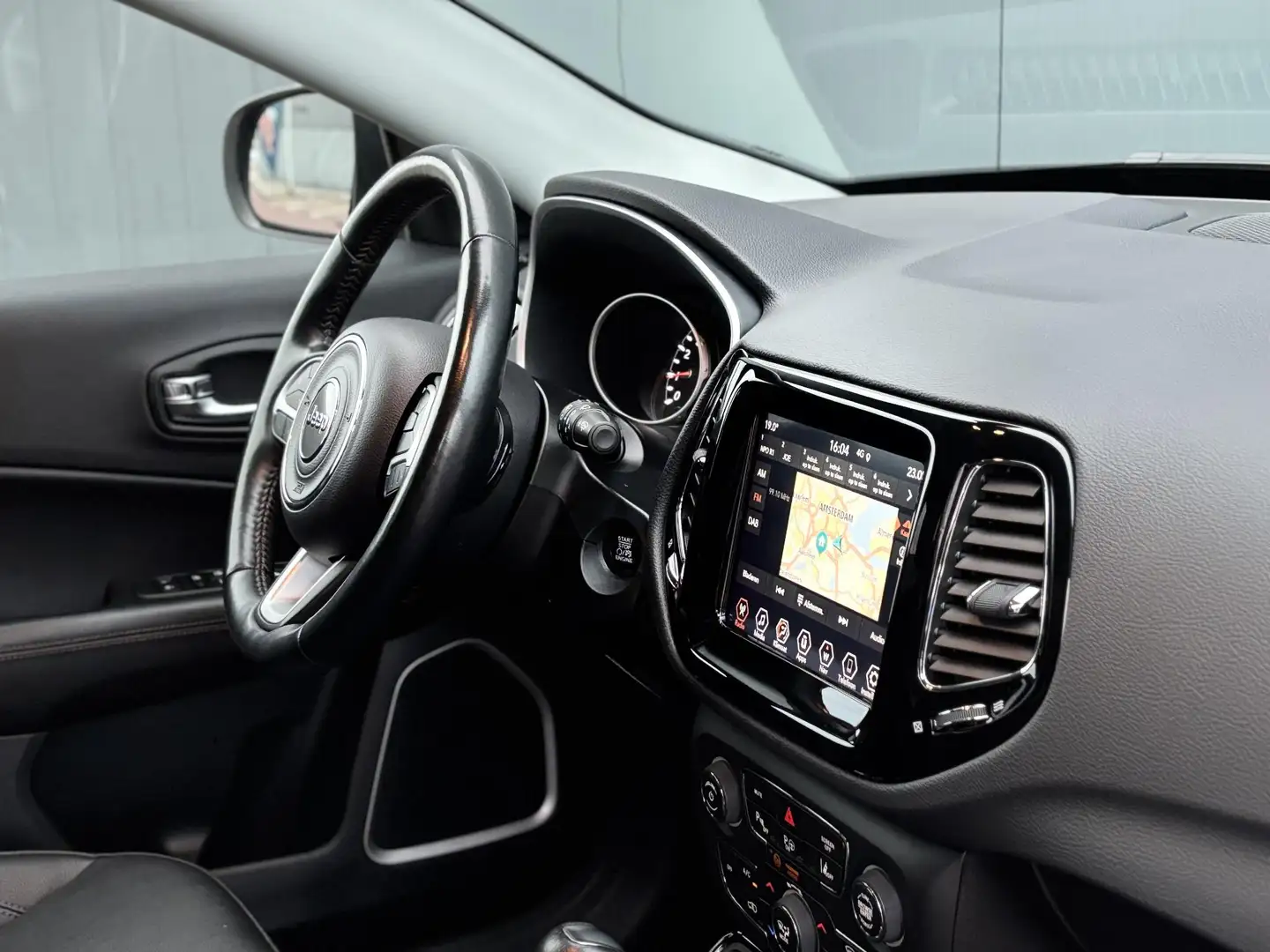 Jeep Compass 1.3T 150pk Limited Automaat Achteruitrij camera I Noir - 2