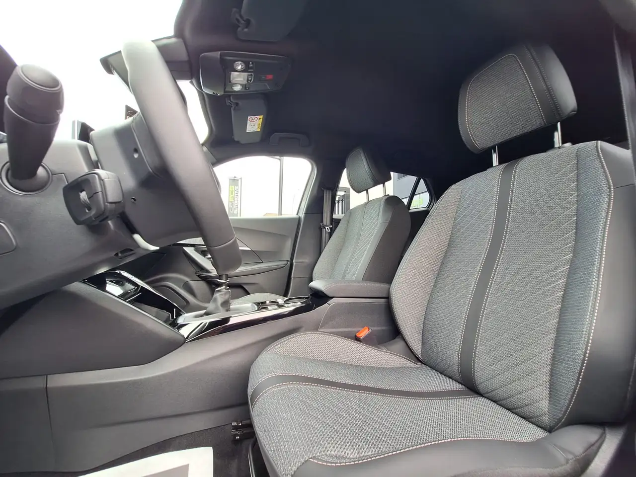 Peugeot 2008 NIEUW! / BTW-wagen / 1e Eigenaar / 12 mnd Waarborg 20