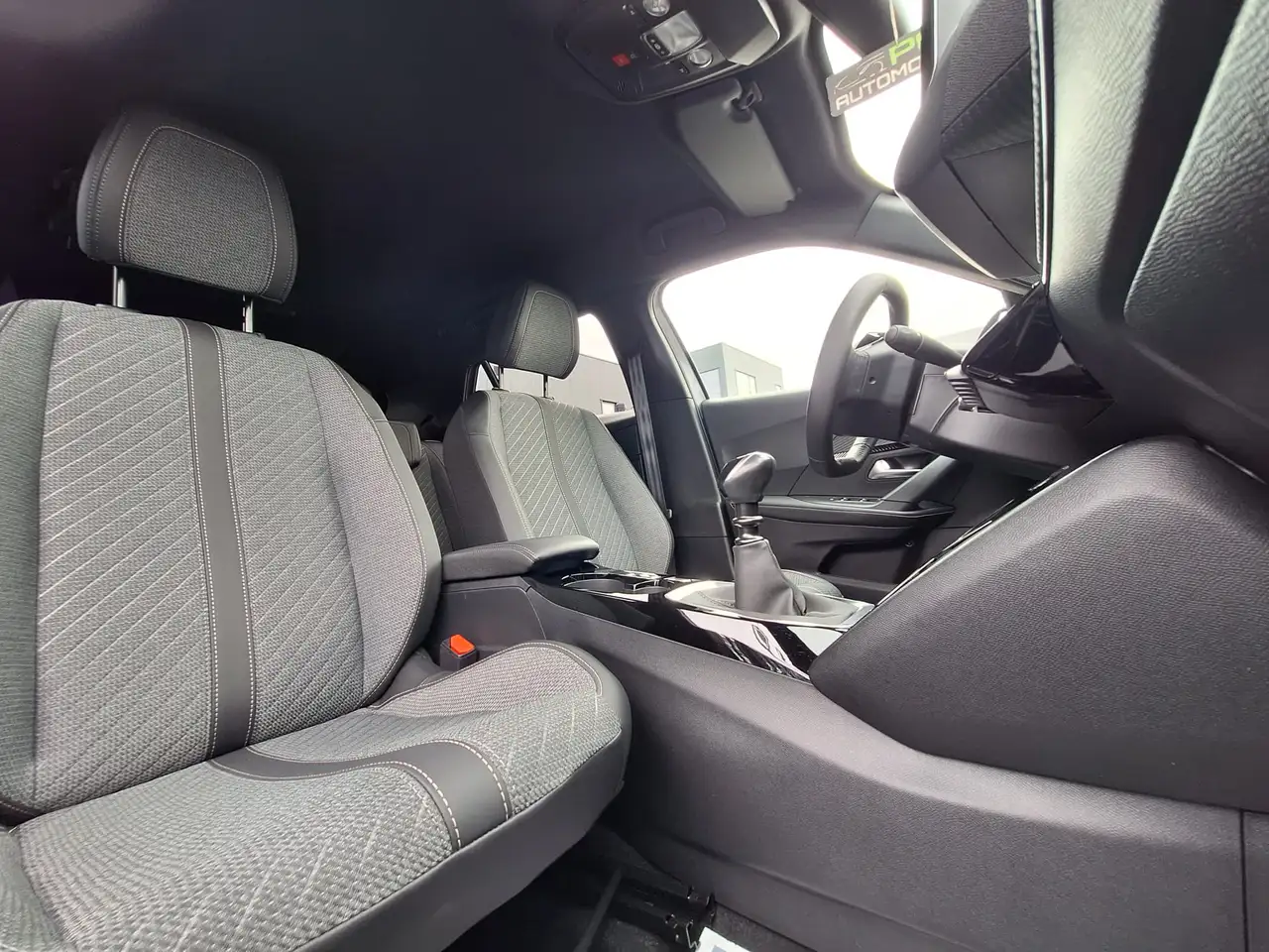 Peugeot 2008 NIEUW! / BTW-wagen / 1e Eigenaar / 12 mnd Waarborg 13