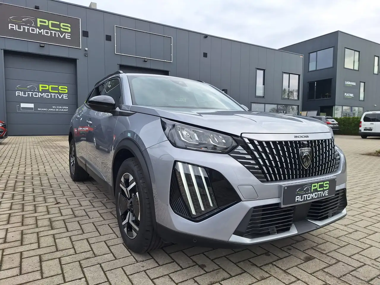 Peugeot 2008 NIEUW! / BTW-wagen / 1e Eigenaar / 12 mnd Waarborg 3