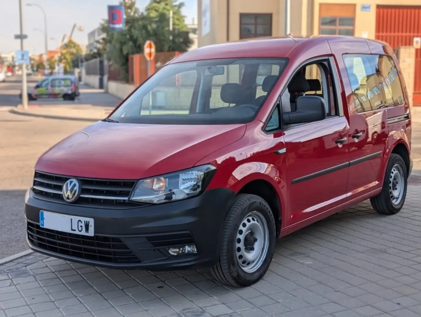Volkswagen Caddy 2.0TDI Kombi 75kW Rojo - 1
