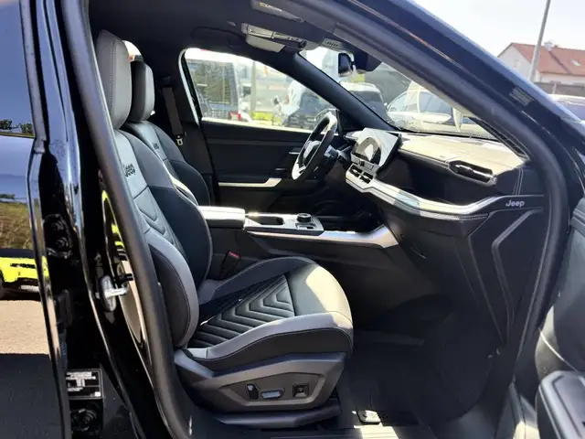 Jeep Compass view 12