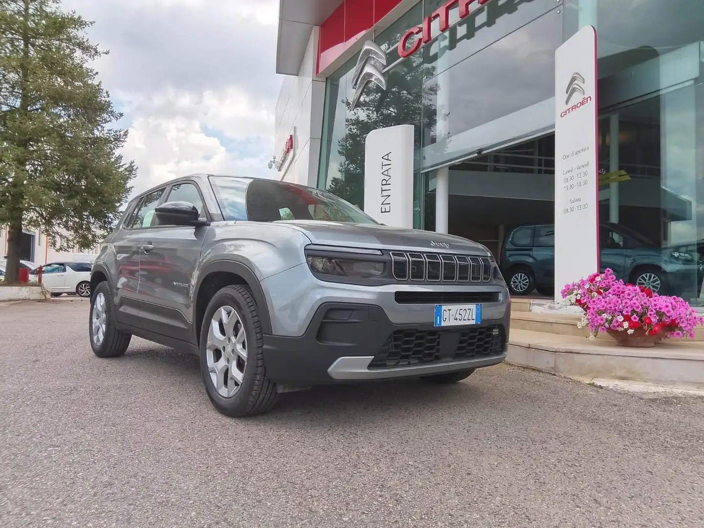 Jeep Avenger Avenger 1.2 turbo Summit fwd 100cv Grijs - 1