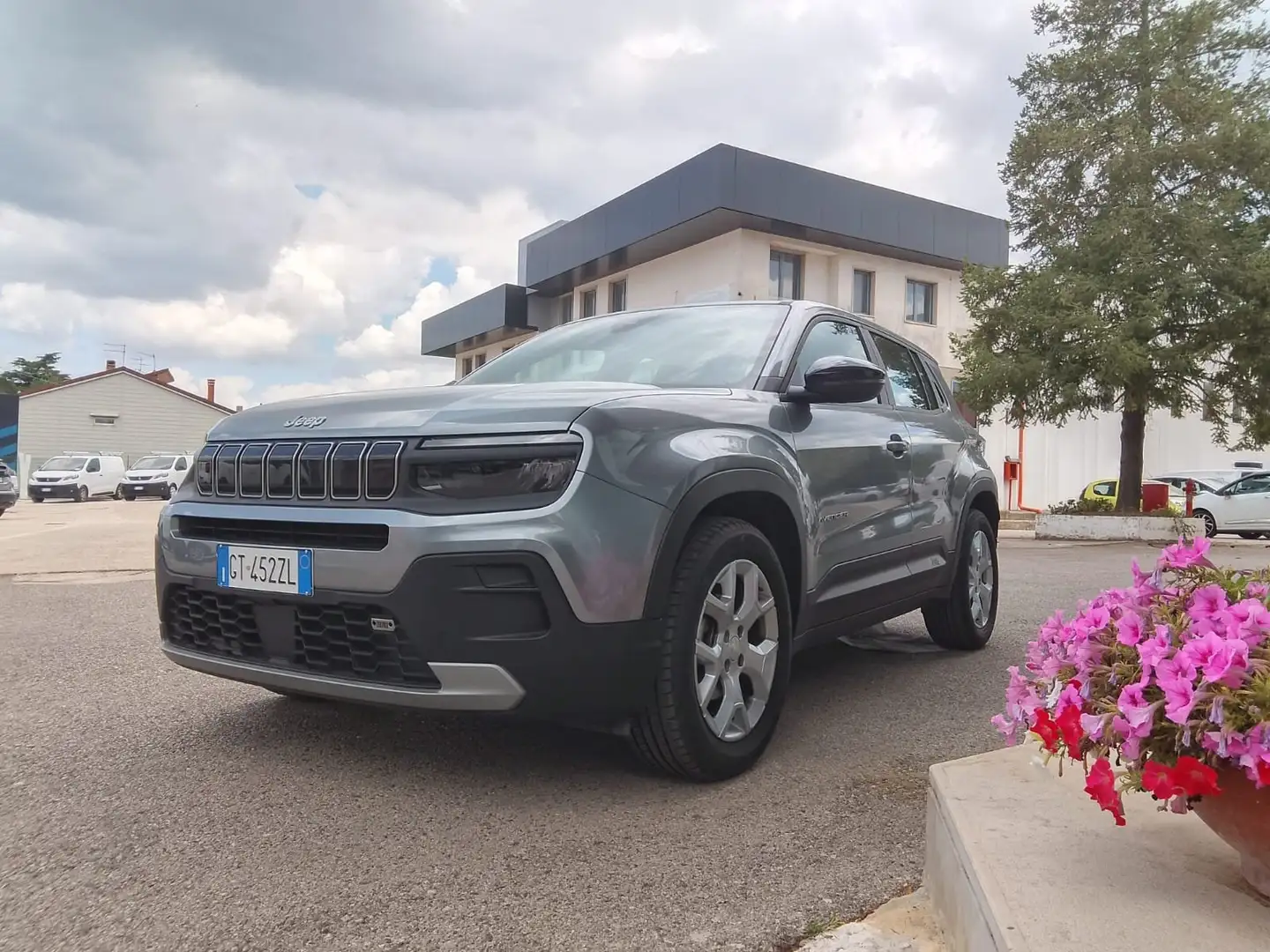 Jeep Avenger Avenger 1.2 turbo Summit fwd 100cv Grijs - 2
