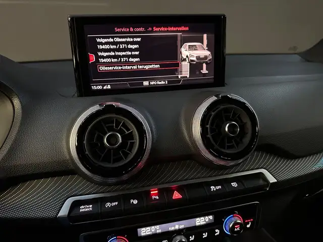 Audi Q2 view 17
