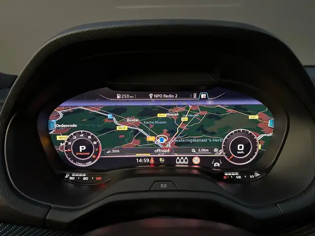 Audi Q2 view 13