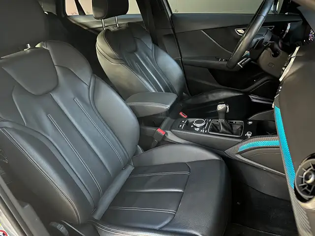 Audi Q2 view 6