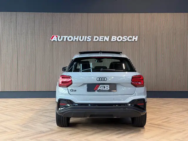 Audi Q2 view 22