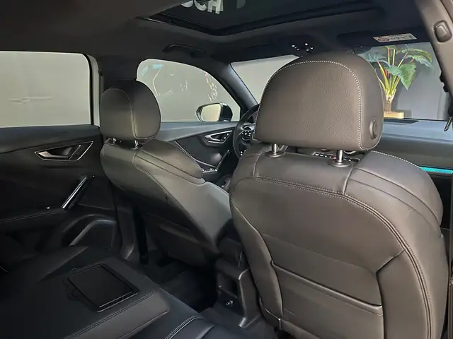 Audi Q2 view 9