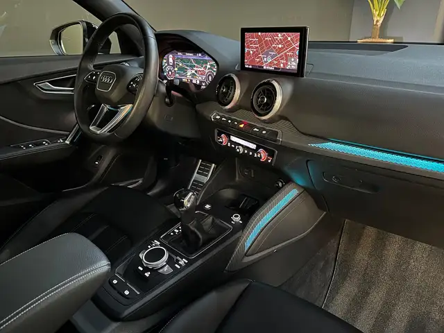Audi Q2 view 5