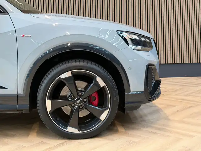 Audi Q2 view 24