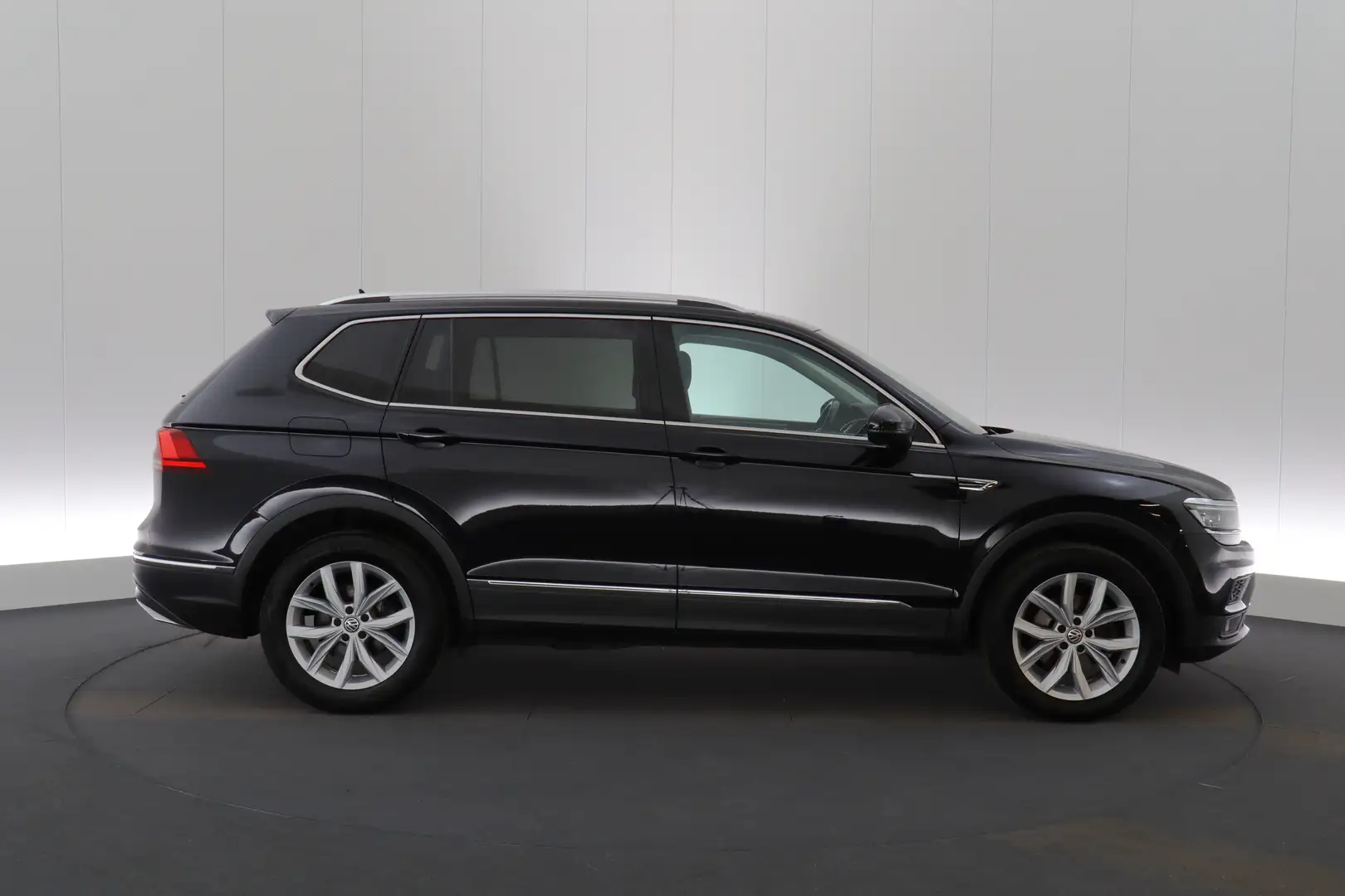 Volkswagen Tiguan Allspace 2.0 TDi SCR Highline DSG Business LEDER/CUIR LED G Noir - 2