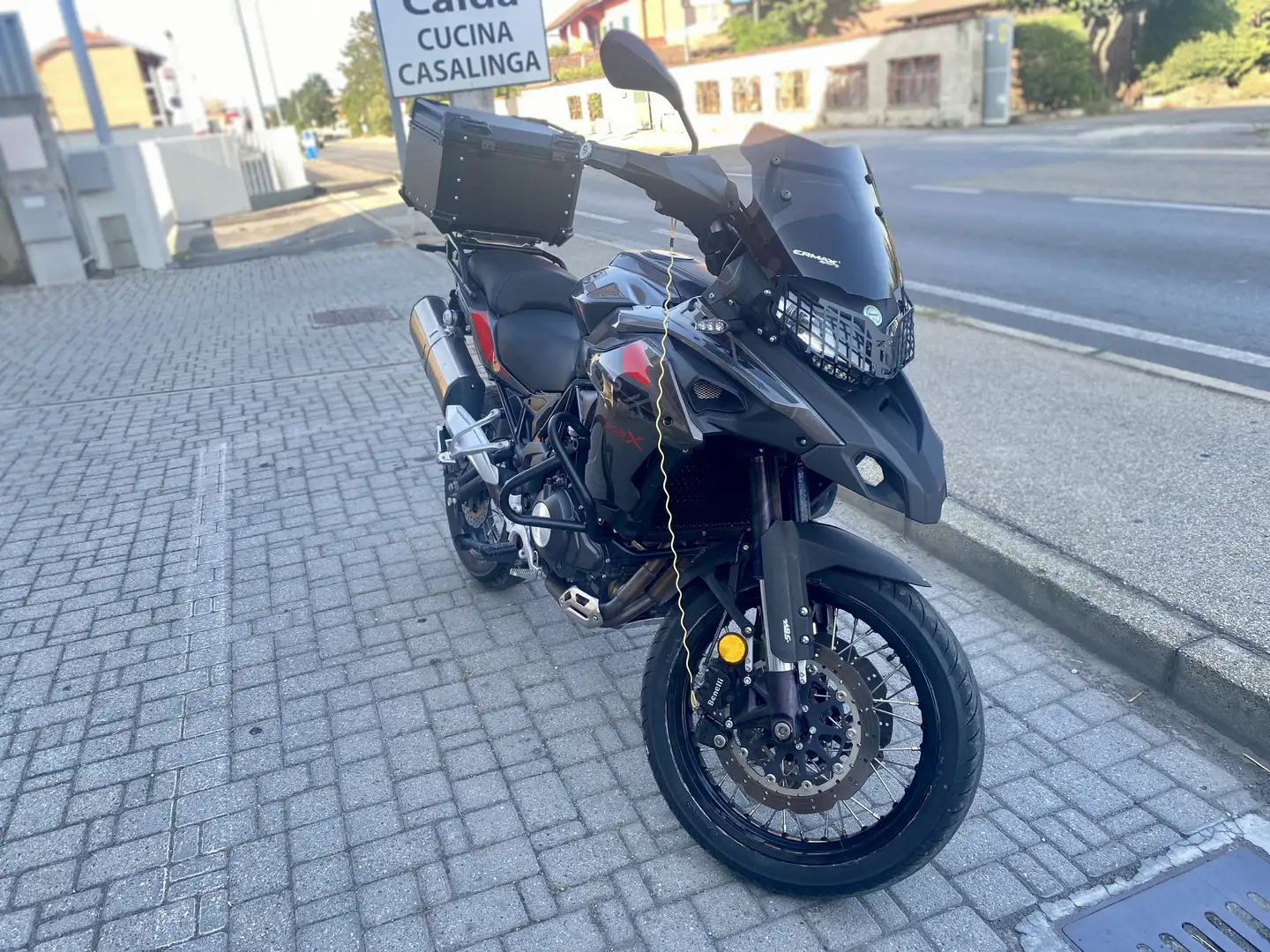 Benelli TRK 502 x - 2