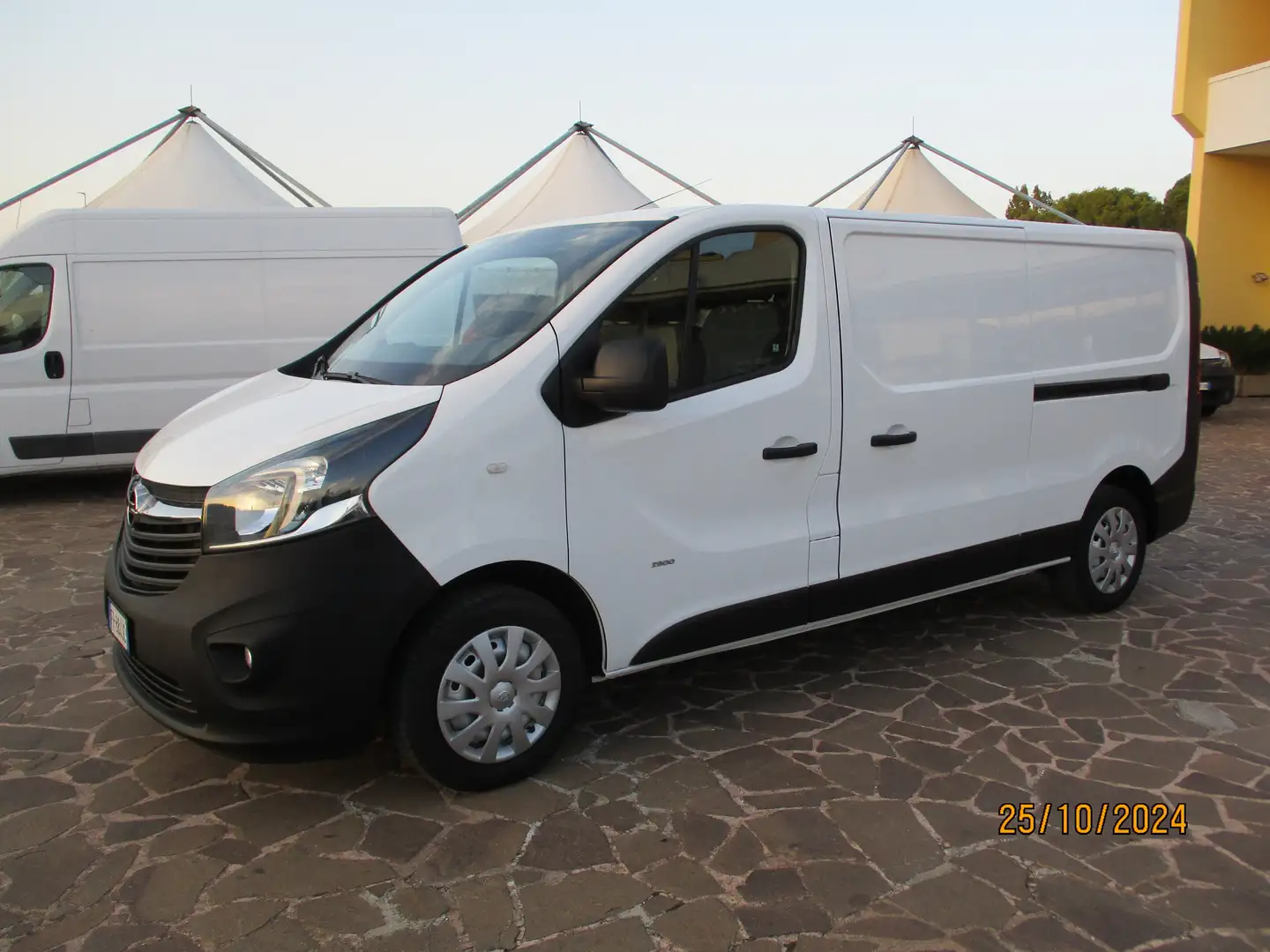 Opel Vivaro 1.6 TDCI 125CV BITURBO P.L.  2 PORTE LATERALI Bianco - 1