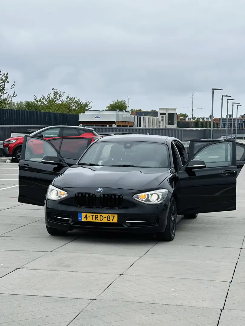 BMW 116 116i Sport Line Zwart - 1