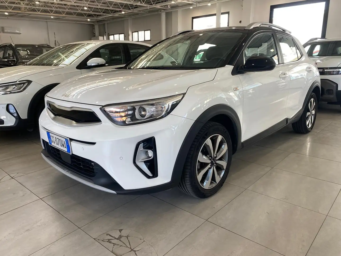 Kia Stonic Stonic 1.2 dpi Style s/Design Pack gpl 82cv Bianco - 2