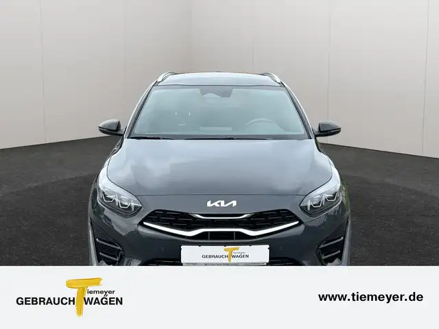 Kia Ceed view 2