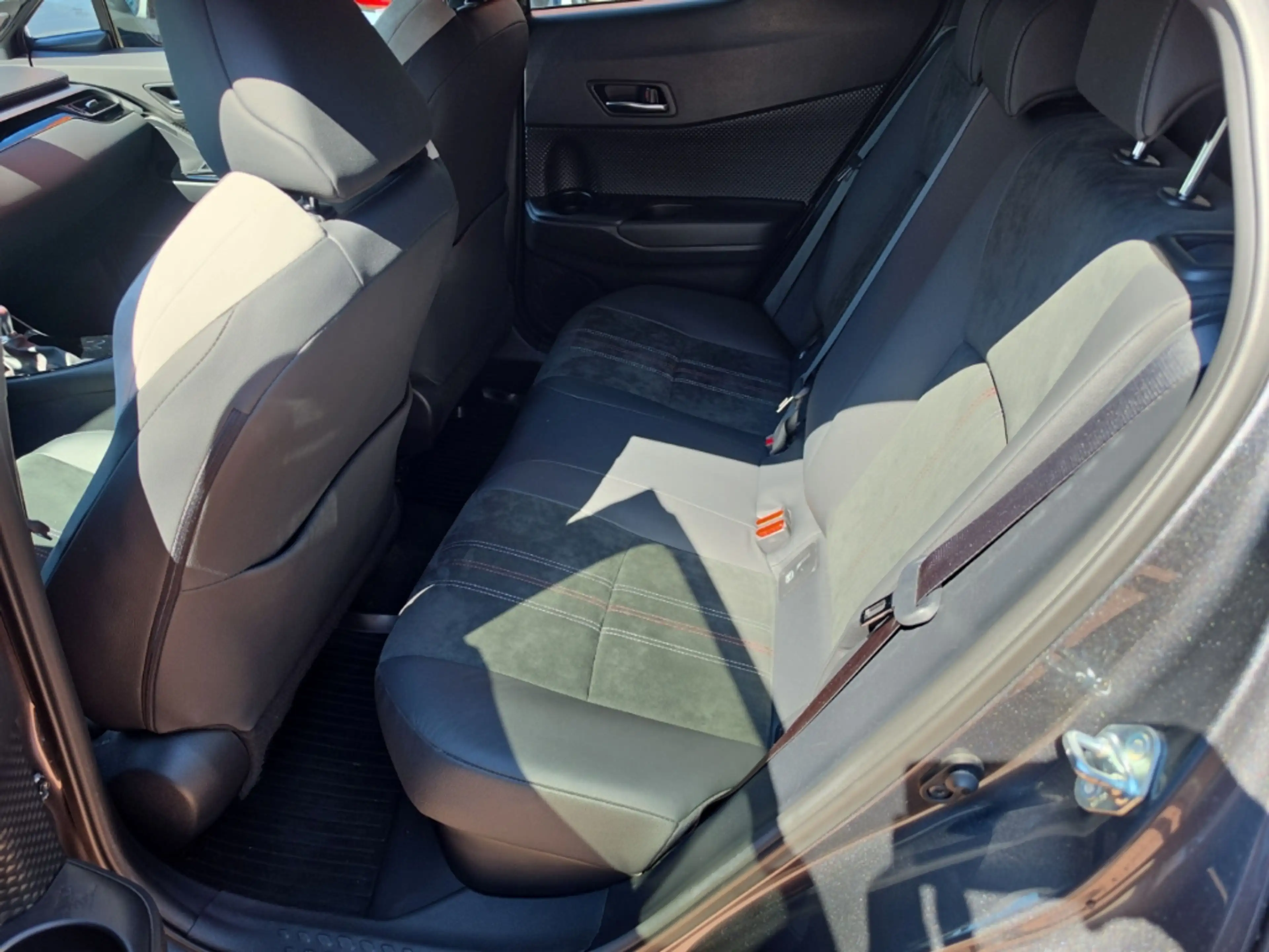 Toyota C-HR 2,0 Hybrid GR Sport Allwetter JBL, 19 Zoll, SHZ,Ka — photo 8