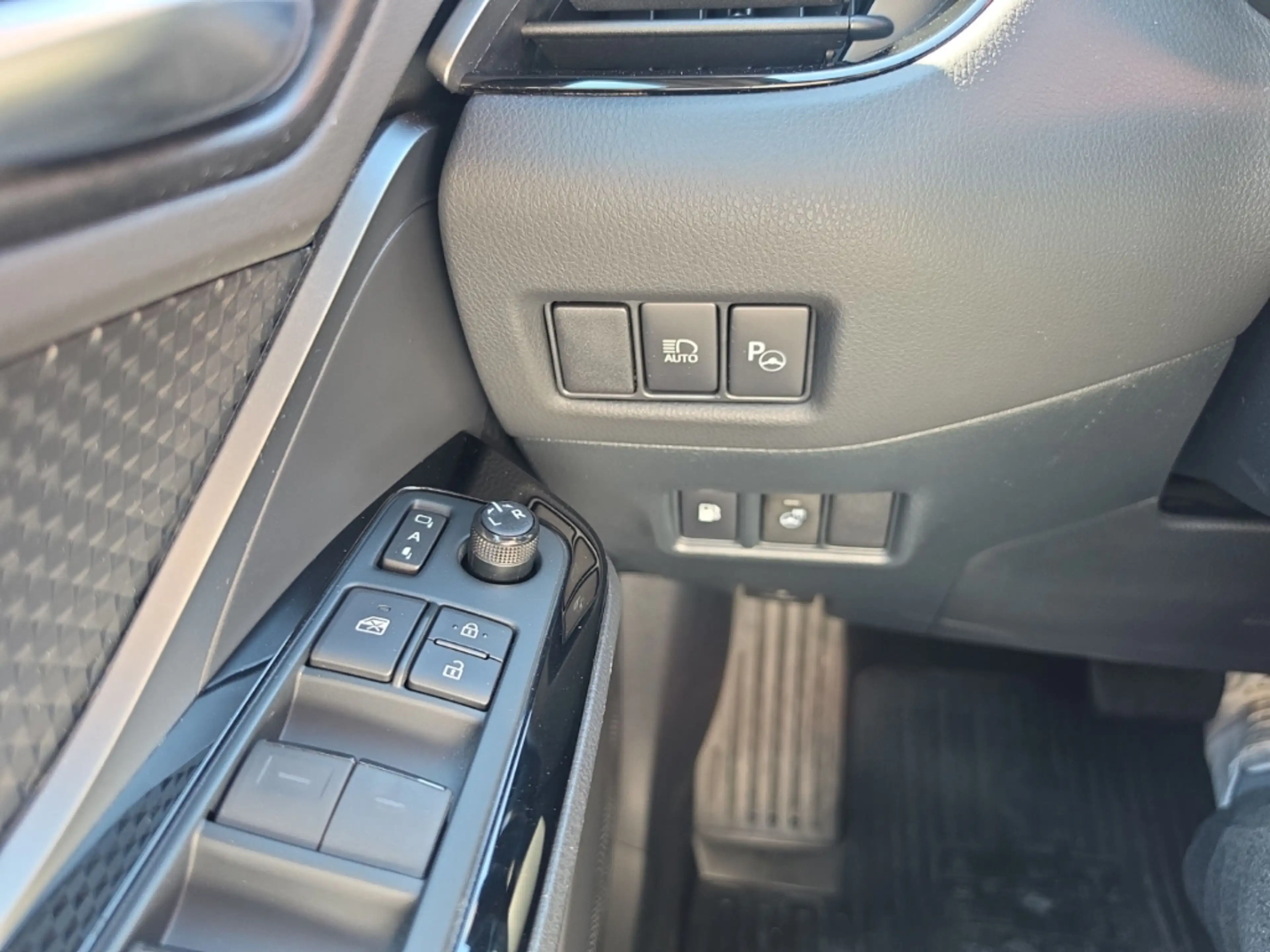 Toyota C-HR 2,0 Hybrid GR Sport Allwetter JBL, 19 Zoll, SHZ,Ka — photo 14